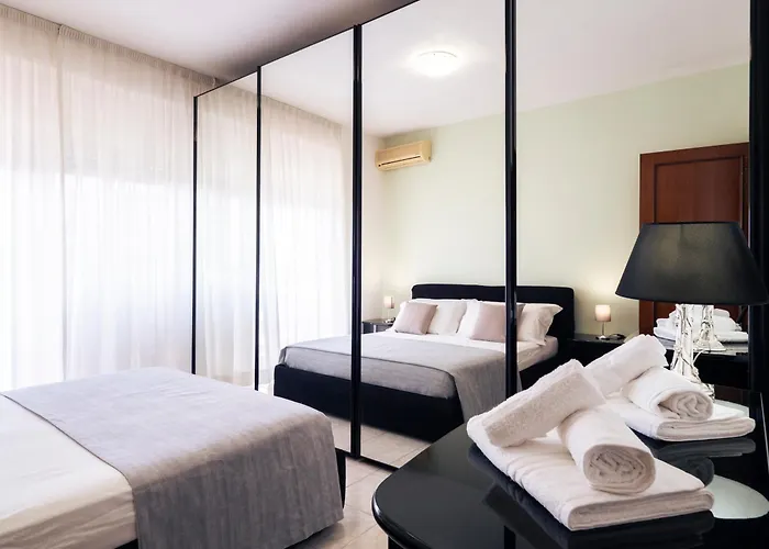 A/c - Pool - Parking Metro B Apartment