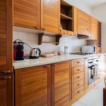 A/c - Pool - Parking Metro B Roma