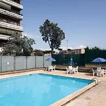Lejlighed A/c - Pool - Parking Metro B *